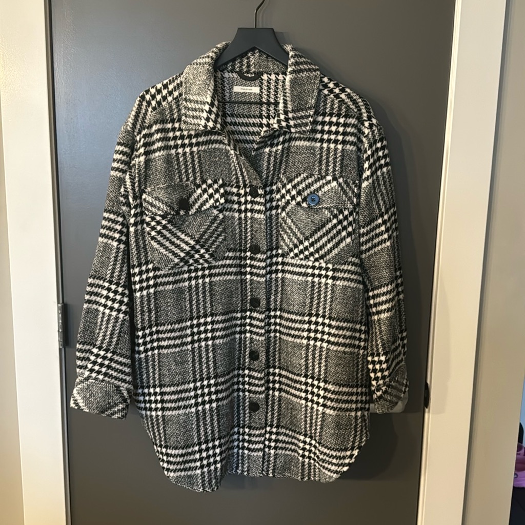 Black/White Shacket
